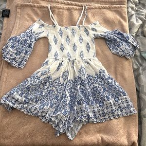Mimi Chica white and blue short romper